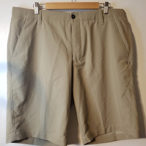 Under Armour  Performance Shorts - Picture 3 of 6